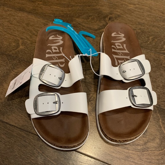 ❌❌❌ SOLD - Mad Love “Genna” sandals - Picture 1 of 7